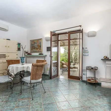 Trulli Del '700 Deluxe La Reginetta Ostuni