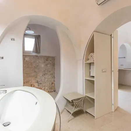 Trulli Del '700 Deluxe La Reginetta * Ostuni