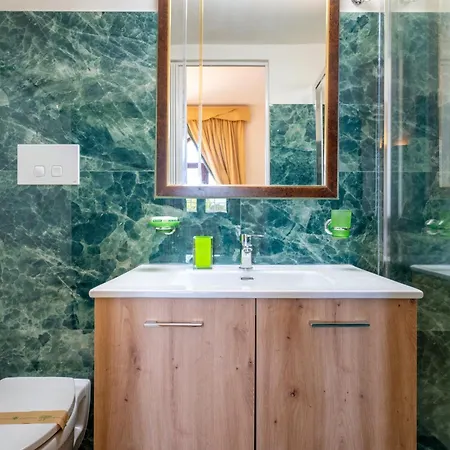 Trulli Del '700 Deluxe La Reginetta Дом отдыха Остуни