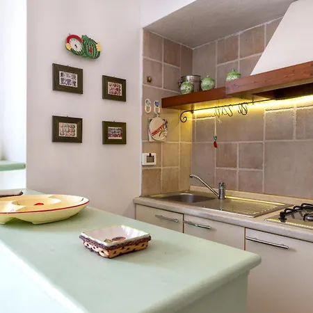 Trulli Del '700 Deluxe La Reginetta * Остуни