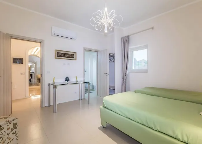 Trulli Del '700 Deluxe La Reginetta