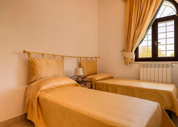 Trulli Del '700 Deluxe La Reginetta Nyaraló